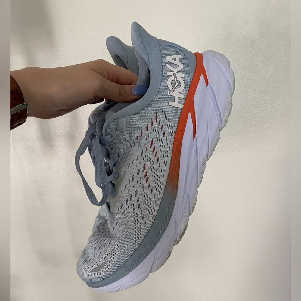 Hoka Clifton 8. Women’s 9.5